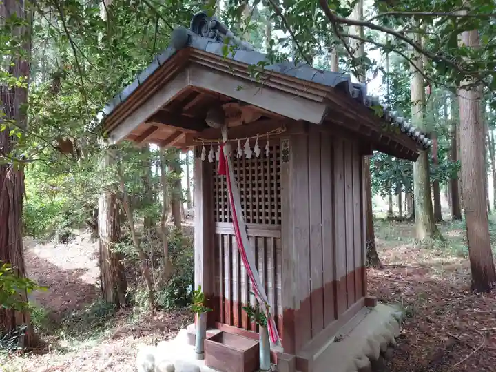 鎌形八幡神社の末社・摂社