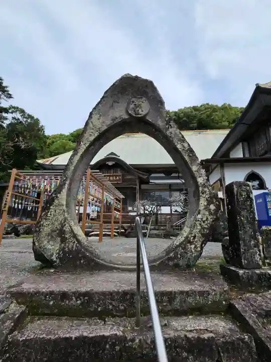 石水寺の{uncategorized: "未分類", other: "その他", undefined: "問題あり", building: "その他建物", grave: "お墓", sacred_gate: "鳥居", guardian: "狛犬", statue: "像", buddha: "仏像", history: "歴史", nature: "自然", garden: "庭園", animal: "動物", pagoda: "塔", temizu: "手水舎", mountain_gate: "山門・神門", sanctuary: "本殿・本堂", subordinate: "末社・摂社", art: "芸術", scenery: "景色", jizo: "地蔵", ema: "絵馬", goshuin: "御朱印", omikuji: "おみくじ", items: "授与品その他", amulet: "お守り", goshuincho: "御朱印帳", eats: "食事", festival: "お祭り", votive_dance: "神楽", shichigosan: "七五三参", wedding: "結婚式", experience: "体験その他", initially: "初詣", around: "周辺", anti_infection: "感染症対策"}