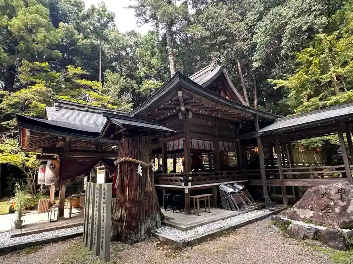 等彌神社の本殿・本堂