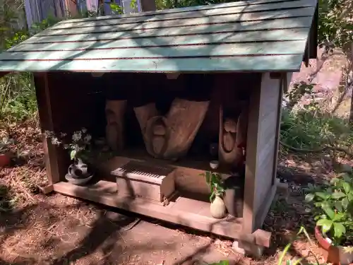 不識庵の{uncategorized: "未分類", other: "その他", undefined: "問題あり", building: "その他建物", grave: "お墓", sacred_gate: "鳥居", guardian: "狛犬", statue: "像", buddha: "仏像", history: "歴史", nature: "自然", garden: "庭園", animal: "動物", pagoda: "塔", temizu: "手水舎", mountain_gate: "山門・神門", sanctuary: "本殿・本堂", subordinate: "末社・摂社", art: "芸術", scenery: "景色", jizo: "地蔵", ema: "絵馬", goshuin: "御朱印", omikuji: "おみくじ", items: "授与品その他", amulet: "お守り", goshuincho: "御朱印帳", eats: "食事", festival: "お祭り", votive_dance: "神楽", shichigosan: "七五三参", wedding: "結婚式", experience: "体験その他", initially: "初詣", around: "周辺", anti_infection: "感染症対策"}