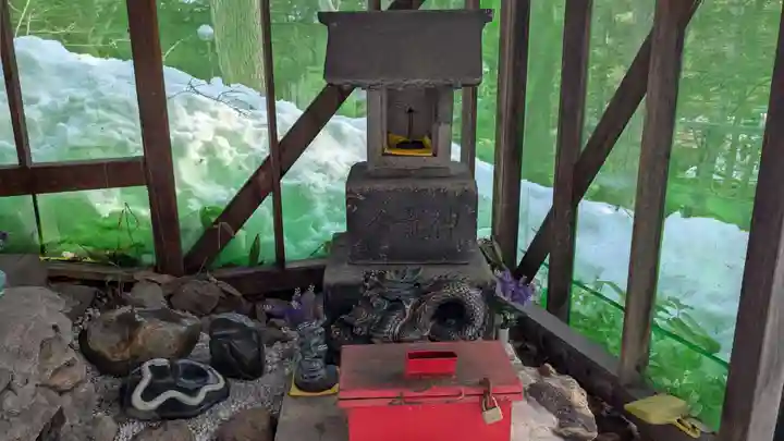 白石神社の末社・摂社