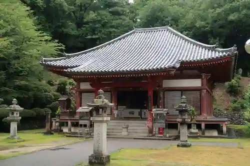 観音寺の本殿