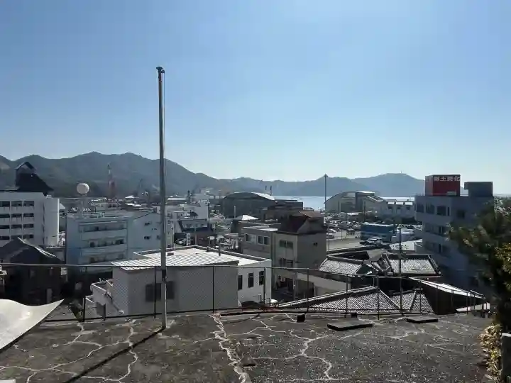 福良八幡神社の{uncategorized: "未分類", other: "その他", undefined: "問題あり", building: "その他建物", grave: "お墓", sacred_gate: "鳥居", guardian: "狛犬", statue: "像", buddha: "仏像", history: "歴史", nature: "自然", garden: "庭園", animal: "動物", pagoda: "塔", temizu: "手水舎", mountain_gate: "山門・神門", sanctuary: "本殿・本堂", subordinate: "末社・摂社", art: "芸術", scenery: "景色", jizo: "地蔵", ema: "絵馬", goshuin: "御朱印", omikuji: "おみくじ", items: "授与品その他", amulet: "お守り", goshuincho: "御朱印帳", eats: "食事", festival: "お祭り", votive_dance: "神楽", shichigosan: "七五三参", wedding: "結婚式", experience: "体験その他", initially: "初詣", around: "周辺", anti_infection: "感染症対策"}