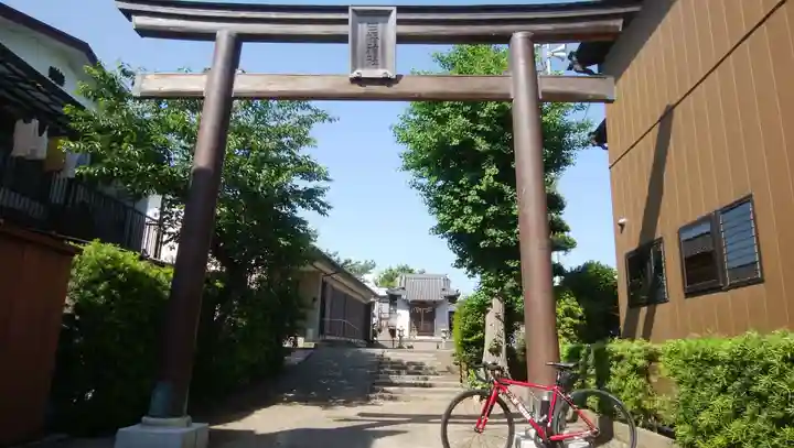 白幡神社の鳥居