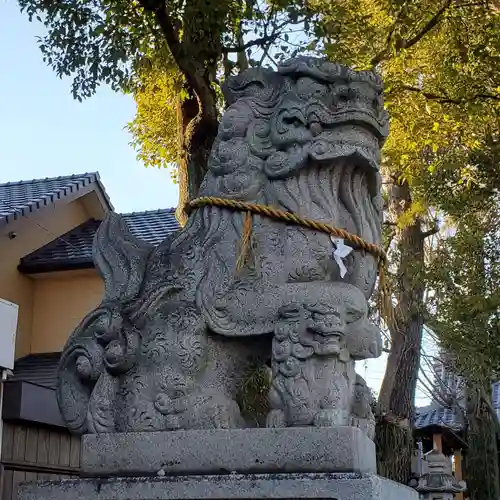 飛鳥神社（富田一色）の狛犬