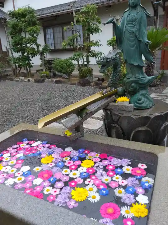 多聞寺の手水舎