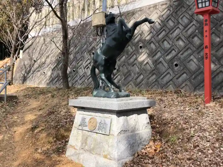 男山八幡宮の狛犬