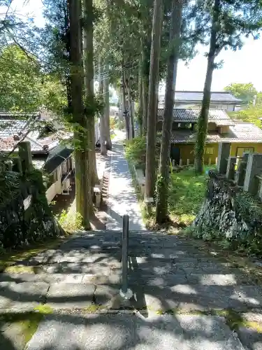 山中浅間神社の{uncategorized: "未分類", other: "その他", undefined: "問題あり", building: "その他建物", grave: "お墓", sacred_gate: "鳥居", guardian: "狛犬", statue: "像", buddha: "仏像", history: "歴史", nature: "自然", garden: "庭園", animal: "動物", pagoda: "塔", temizu: "手水舎", mountain_gate: "山門・神門", sanctuary: "本殿・本堂", subordinate: "末社・摂社", art: "芸術", scenery: "景色", jizo: "地蔵", ema: "絵馬", goshuin: "御朱印", omikuji: "おみくじ", items: "授与品その他", amulet: "お守り", goshuincho: "御朱印帳", eats: "食事", festival: "お祭り", votive_dance: "神楽", shichigosan: "七五三参", wedding: "結婚式", experience: "体験その他", initially: "初詣", around: "周辺", anti_infection: "感染症対策"}