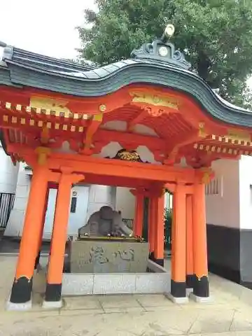 穴八幡宮の手水舎