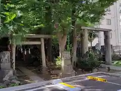 新橋鹽竃神社の鳥居