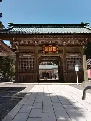 身延山奥之院思親閣の山門・神門