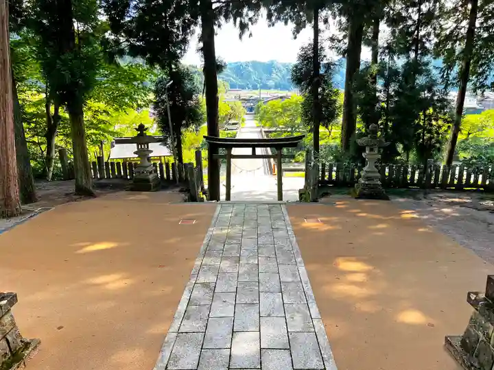 阿多由太神社(岐阜県)
