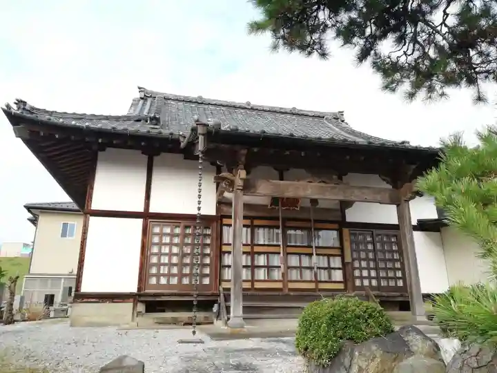 経蔵院の本殿・本堂