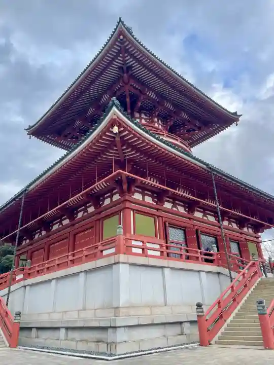 成田山平和大塔の{uncategorized: "未分類", other: "その他", undefined: "問題あり", building: "その他建物", grave: "お墓", sacred_gate: "鳥居", guardian: "狛犬", statue: "像", buddha: "仏像", history: "歴史", nature: "自然", garden: "庭園", animal: "動物", pagoda: "塔", temizu: "手水舎", mountain_gate: "山門・神門", sanctuary: "本殿・本堂", subordinate: "末社・摂社", art: "芸術", scenery: "景色", jizo: "地蔵", ema: "絵馬", goshuin: "御朱印", omikuji: "おみくじ", items: "授与品その他", amulet: "お守り", goshuincho: "御朱印帳", eats: "食事", festival: "お祭り", votive_dance: "神楽", shichigosan: "七五三参", wedding: "結婚式", experience: "体験その他", initially: "初詣", around: "周辺", anti_infection: "感染症対策"}