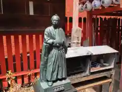 岬神社（土佐稲荷神社）の像