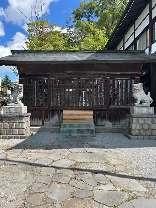 八剣神社の本殿・本堂