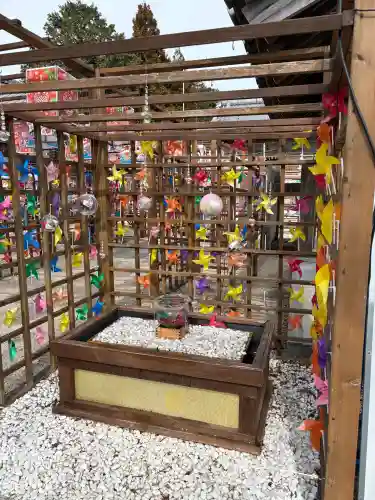 金井神社の{uncategorized: "未分類", other: "その他", undefined: "問題あり", building: "その他建物", grave: "お墓", sacred_gate: "鳥居", guardian: "狛犬", statue: "像", buddha: "仏像", history: "歴史", nature: "自然", garden: "庭園", animal: "動物", pagoda: "塔", temizu: "手水舎", mountain_gate: "山門・神門", sanctuary: "本殿・本堂", subordinate: "末社・摂社", art: "芸術", scenery: "景色", jizo: "地蔵", ema: "絵馬", goshuin: "御朱印", omikuji: "おみくじ", items: "授与品その他", amulet: "お守り", goshuincho: "御朱印帳", eats: "食事", festival: "お祭り", votive_dance: "神楽", shichigosan: "七五三参", wedding: "結婚式", experience: "体験その他", initially: "初詣", around: "周辺", anti_infection: "感染症対策"}