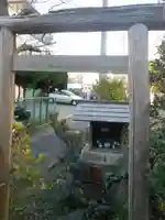 祠の鳥居