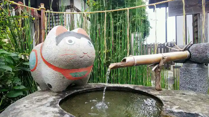 阿豆佐味天神社 立川水天宮の手水舎