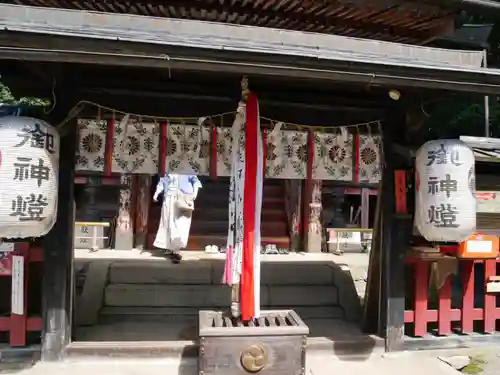 平岡八幡宮の本殿・本堂