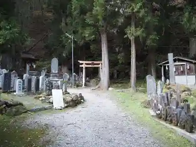 甲斐駒ヶ岳神社の末社・摂社