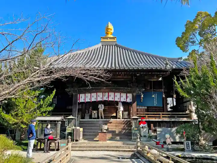 霊山寺の本殿・本堂