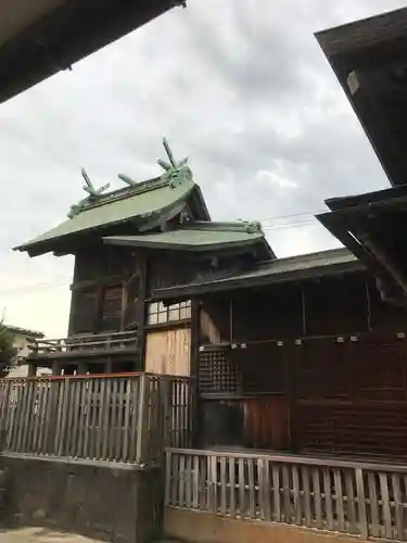 出世稻荷神社の本殿