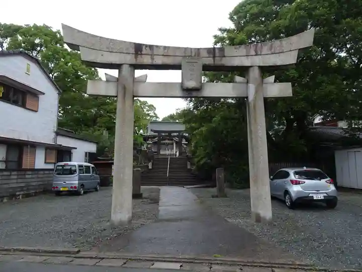 諏訪神社の鳥居