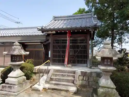 稲荷神社の本殿