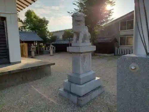 三社神明社の狛犬