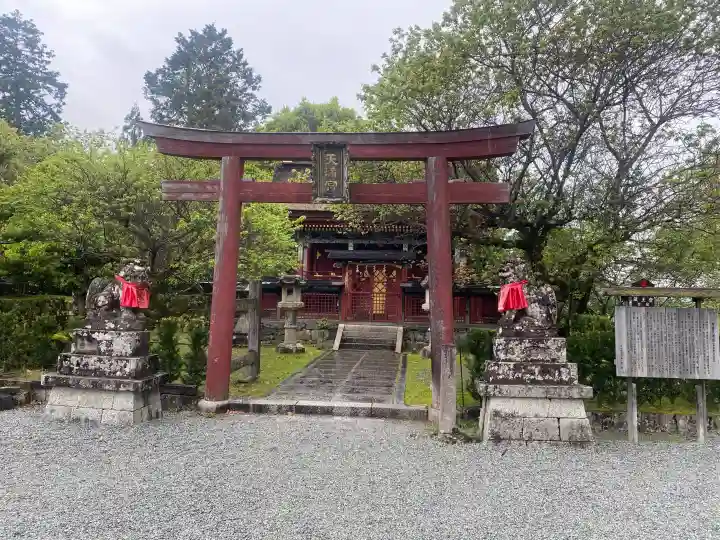 威徳天満宮の{uncategorized: "未分類", other: "その他", undefined: "問題あり", building: "その他建物", grave: "お墓", sacred_gate: "鳥居", guardian: "狛犬", statue: "像", buddha: "仏像", history: "歴史", nature: "自然", garden: "庭園", animal: "動物", pagoda: "塔", temizu: "手水舎", mountain_gate: "山門・神門", sanctuary: "本殿・本堂", subordinate: "末社・摂社", art: "芸術", scenery: "景色", jizo: "地蔵", ema: "絵馬", goshuin: "御朱印", omikuji: "おみくじ", items: "授与品その他", amulet: "お守り", goshuincho: "御朱印帳", eats: "食事", festival: "お祭り", votive_dance: "神楽", shichigosan: "七五三参", wedding: "結婚式", experience: "体験その他", initially: "初詣", around: "周辺", anti_infection: "感染症対策"}