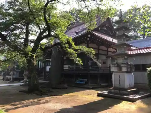 実相寺の本殿