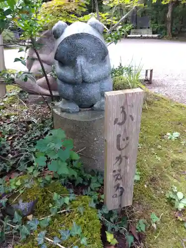 春日山神社の像