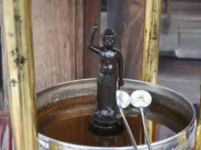 池上鬼子母神堂（厳定院別院）の手水舎