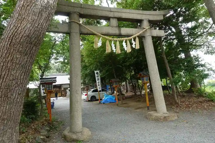 御殿山神社の鳥居