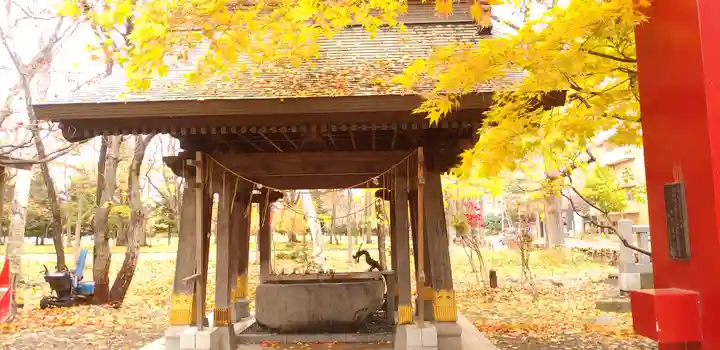 彌彦神社 (伊夜日子神社)の手水舎