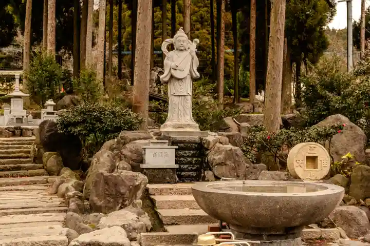 阿蘇白水龍神權現~白蛇神社~(熊本県)
