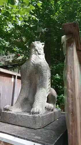 稲荷鬼王神社の狛犬