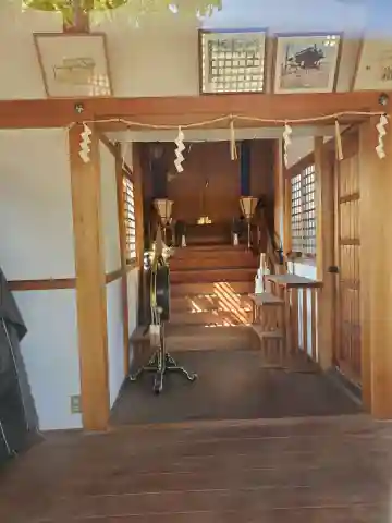 出新田岡神社の本殿・本堂