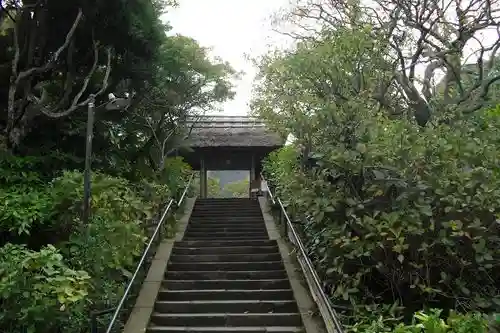 東慶寺の山門