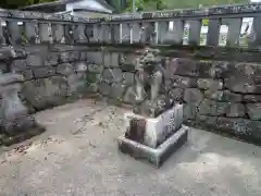 烏止野神社の狛犬