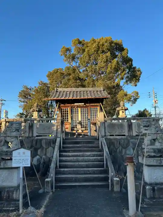 神明神社の{uncategorized: "未分類", other: "その他", undefined: "問題あり", building: "その他建物", grave: "お墓", sacred_gate: "鳥居", guardian: "狛犬", statue: "像", buddha: "仏像", history: "歴史", nature: "自然", garden: "庭園", animal: "動物", pagoda: "塔", temizu: "手水舎", mountain_gate: "山門・神門", sanctuary: "本殿・本堂", subordinate: "末社・摂社", art: "芸術", scenery: "景色", jizo: "地蔵", ema: "絵馬", goshuin: "御朱印", omikuji: "おみくじ", items: "授与品その他", amulet: "お守り", goshuincho: "御朱印帳", eats: "食事", festival: "お祭り", votive_dance: "神楽", shichigosan: "七五三参", wedding: "結婚式", experience: "体験その他", initially: "初詣", around: "周辺", anti_infection: "感染症対策"}