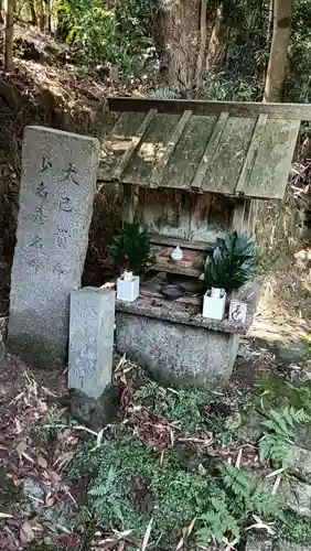 恋の水神社の末社・摂社