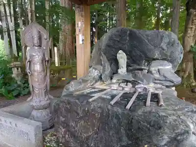 如法寺(鳥追観音)の手水舎