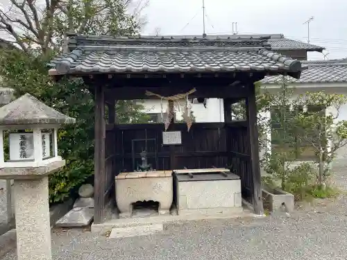 八幡神社の{uncategorized: "未分類", other: "その他", undefined: "問題あり", building: "その他建物", grave: "お墓", sacred_gate: "鳥居", guardian: "狛犬", statue: "像", buddha: "仏像", history: "歴史", nature: "自然", garden: "庭園", animal: "動物", pagoda: "塔", temizu: "手水舎", mountain_gate: "山門・神門", sanctuary: "本殿・本堂", subordinate: "末社・摂社", art: "芸術", scenery: "景色", jizo: "地蔵", ema: "絵馬", goshuin: "御朱印", omikuji: "おみくじ", items: "授与品その他", amulet: "お守り", goshuincho: "御朱印帳", eats: "食事", festival: "お祭り", votive_dance: "神楽", shichigosan: "七五三参", wedding: "結婚式", experience: "体験その他", initially: "初詣", around: "周辺", anti_infection: "感染症対策"}