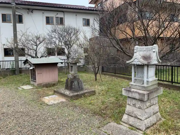 巖島神社の末社・摂社
