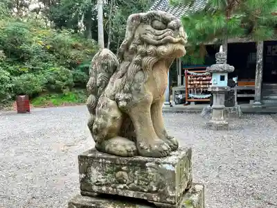 糸島市宇美八幡宮の狛犬