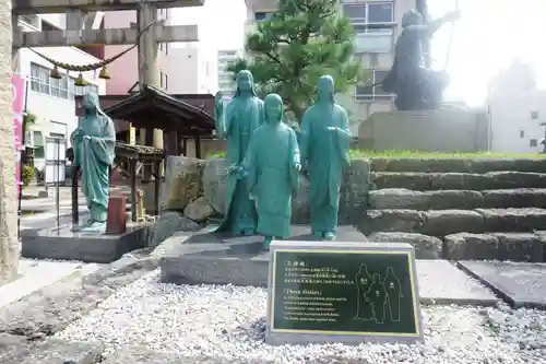 柴田神社の像