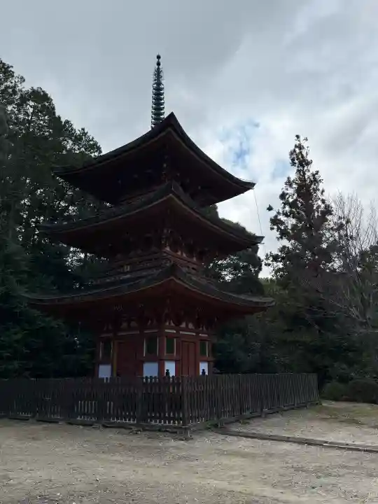 霊山寺の{uncategorized: "未分類", other: "その他", undefined: "問題あり", building: "その他建物", grave: "お墓", sacred_gate: "鳥居", guardian: "狛犬", statue: "像", buddha: "仏像", history: "歴史", nature: "自然", garden: "庭園", animal: "動物", pagoda: "塔", temizu: "手水舎", mountain_gate: "山門・神門", sanctuary: "本殿・本堂", subordinate: "末社・摂社", art: "芸術", scenery: "景色", jizo: "地蔵", ema: "絵馬", goshuin: "御朱印", omikuji: "おみくじ", items: "授与品その他", amulet: "お守り", goshuincho: "御朱印帳", eats: "食事", festival: "お祭り", votive_dance: "神楽", shichigosan: "七五三参", wedding: "結婚式", experience: "体験その他", initially: "初詣", around: "周辺", anti_infection: "感染症対策"}