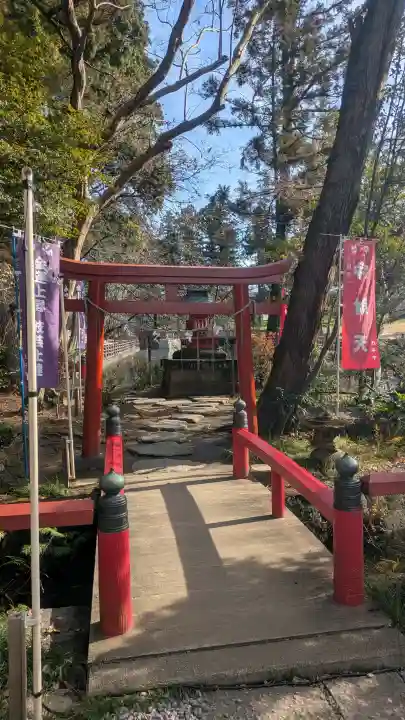 間々田八幡宮の{uncategorized: "未分類", other: "その他", undefined: "問題あり", building: "その他建物", grave: "お墓", sacred_gate: "鳥居", guardian: "狛犬", statue: "像", buddha: "仏像", history: "歴史", nature: "自然", garden: "庭園", animal: "動物", pagoda: "塔", temizu: "手水舎", mountain_gate: "山門・神門", sanctuary: "本殿・本堂", subordinate: "末社・摂社", art: "芸術", scenery: "景色", jizo: "地蔵", ema: "絵馬", goshuin: "御朱印", omikuji: "おみくじ", items: "授与品その他", amulet: "お守り", goshuincho: "御朱印帳", eats: "食事", festival: "お祭り", votive_dance: "神楽", shichigosan: "七五三参", wedding: "結婚式", experience: "体験その他", initially: "初詣", around: "周辺", anti_infection: "感染症対策"}